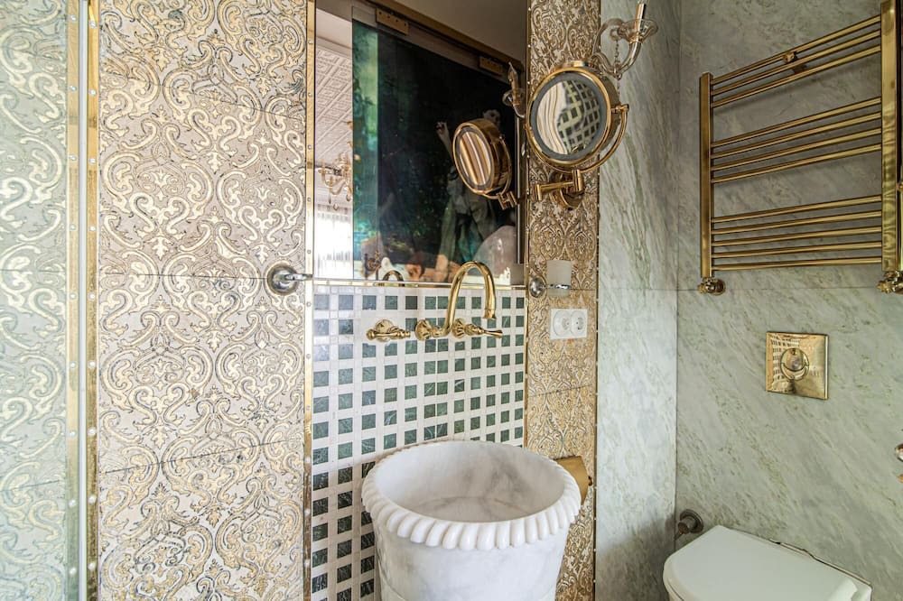 Photo of Bathroom in Beylerbeyi