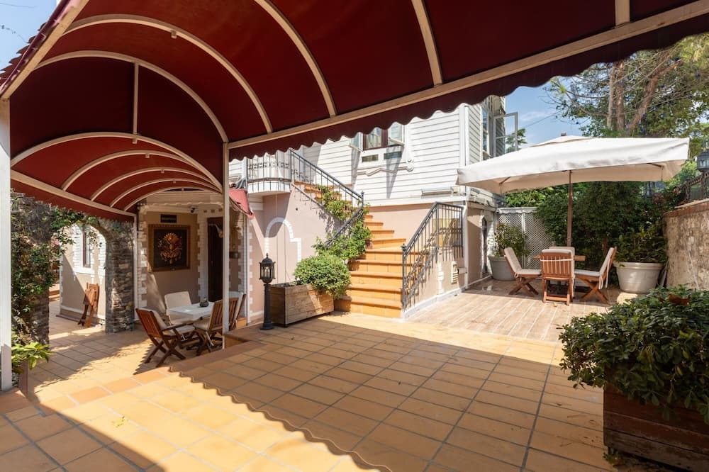 Photo of Patio Balcony in Beylerbeyi