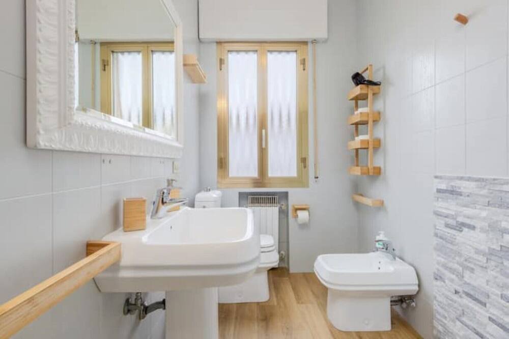 Photo of Bathroom in Tessera