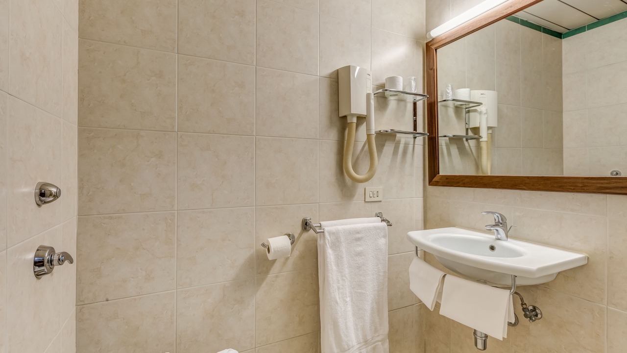 Photo of Bathroom in Zona XVIII Capannelle