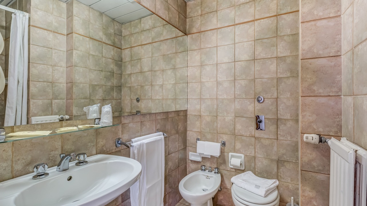 Photo of Bathroom in Zona XVIII Capannelle