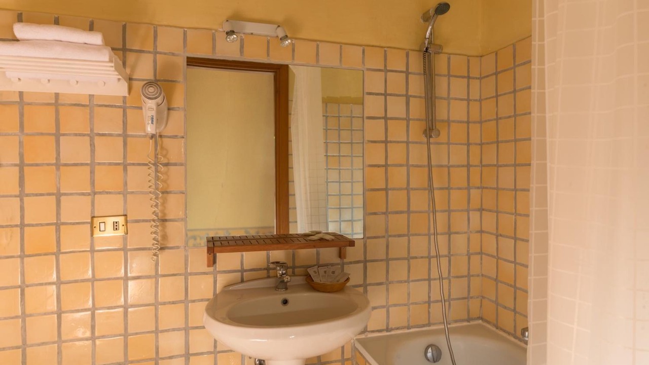 Photo of Bathroom in Quartiere XX Ardeatino