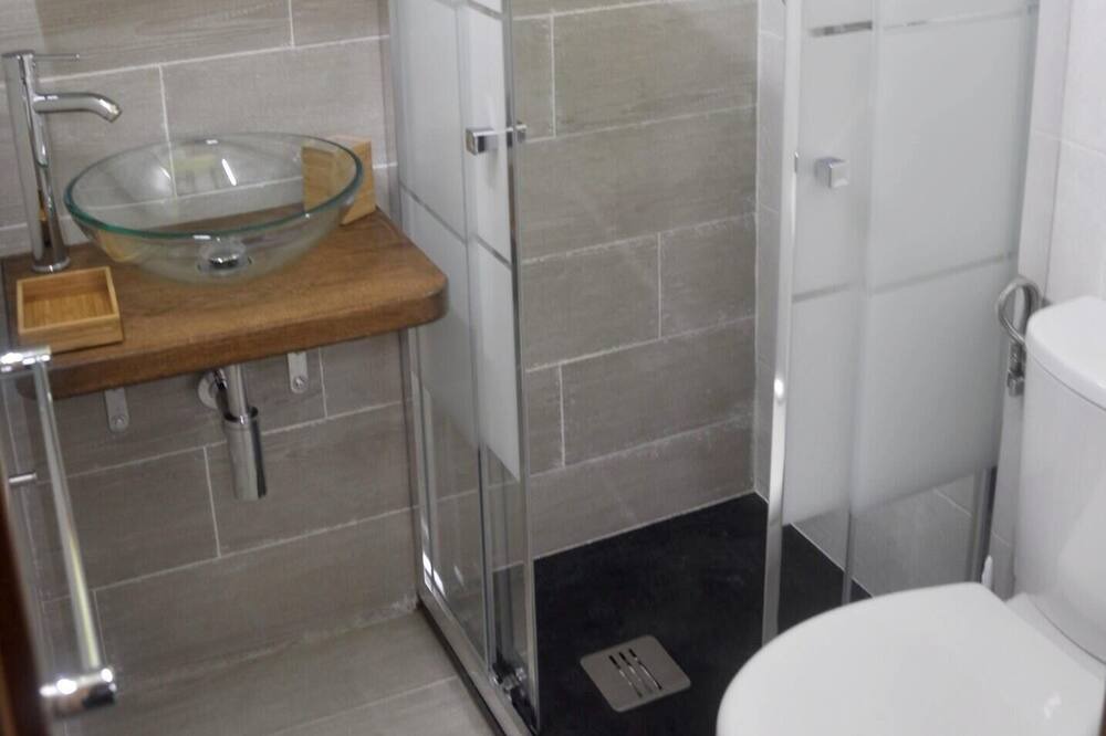 Photo of Bathroom in Onis