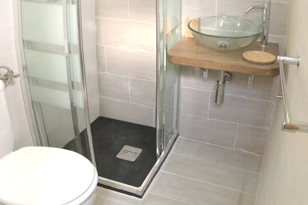 Photo of Bathroom in Onis