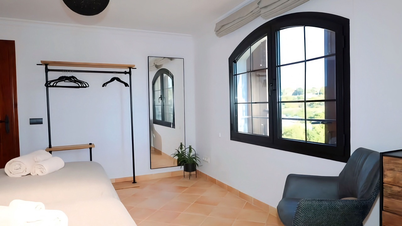 Photo of Bedroom in New Golden Mile