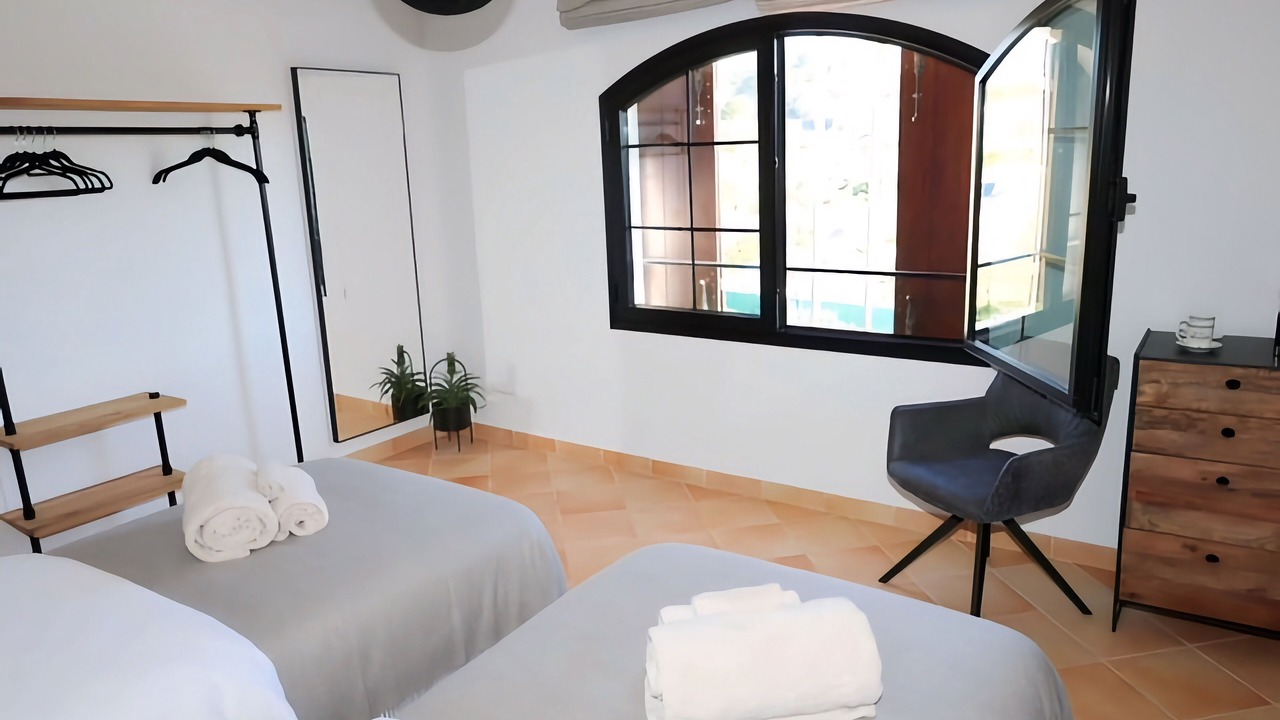 Photo of Bedroom in New Golden Mile