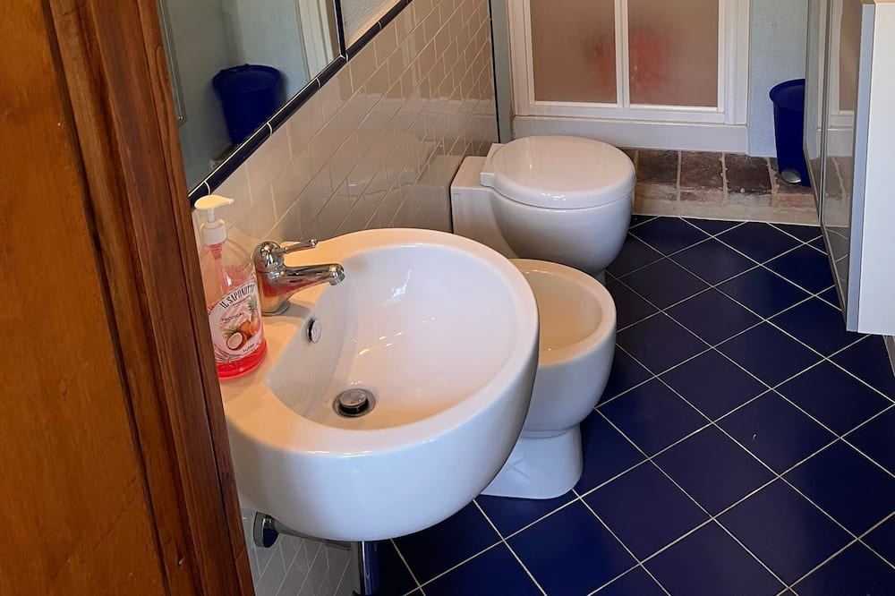 Photo of Bathroom in Lama