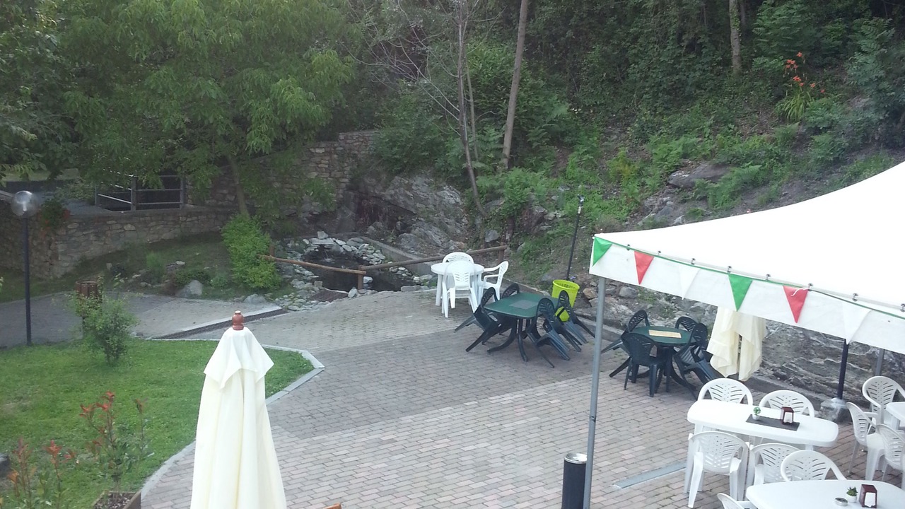 Photo of Outdoor in Hone