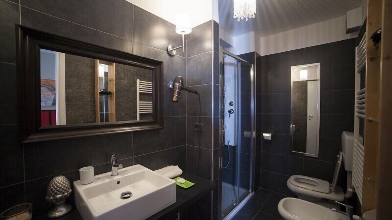 Photo of Bathroom in Historic Centre