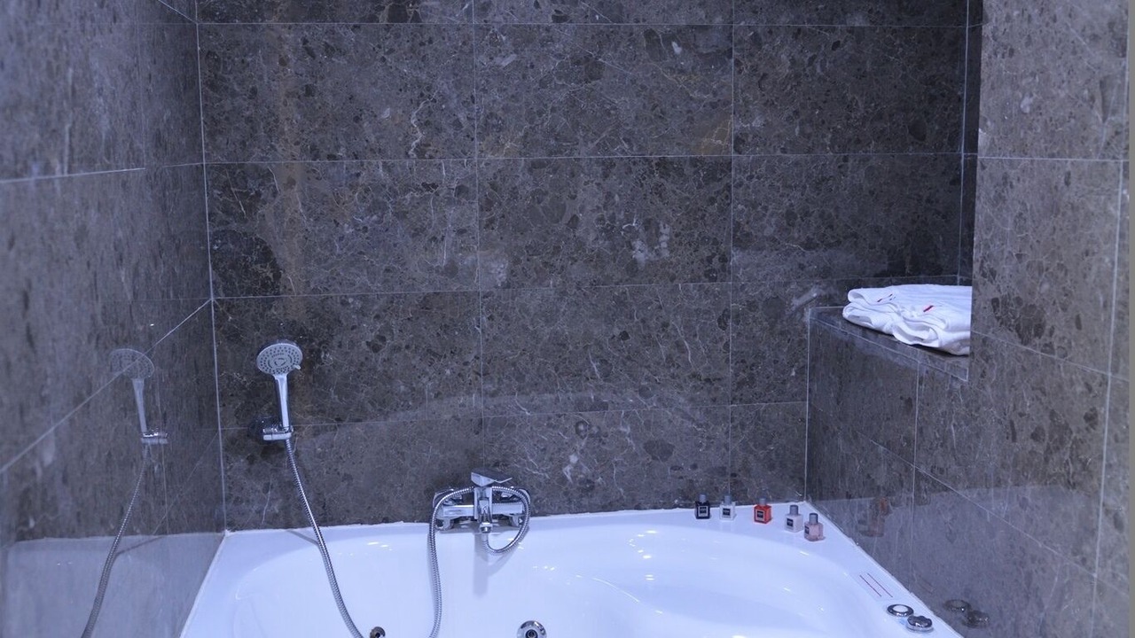 Photo of Bathroom in Samanl