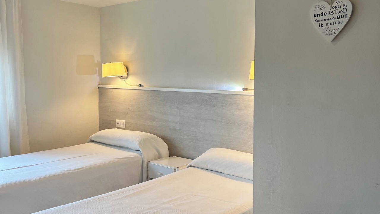Photo of Bedroom in Llers