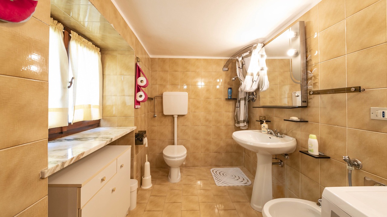 Photo of Bathroom in Montioni