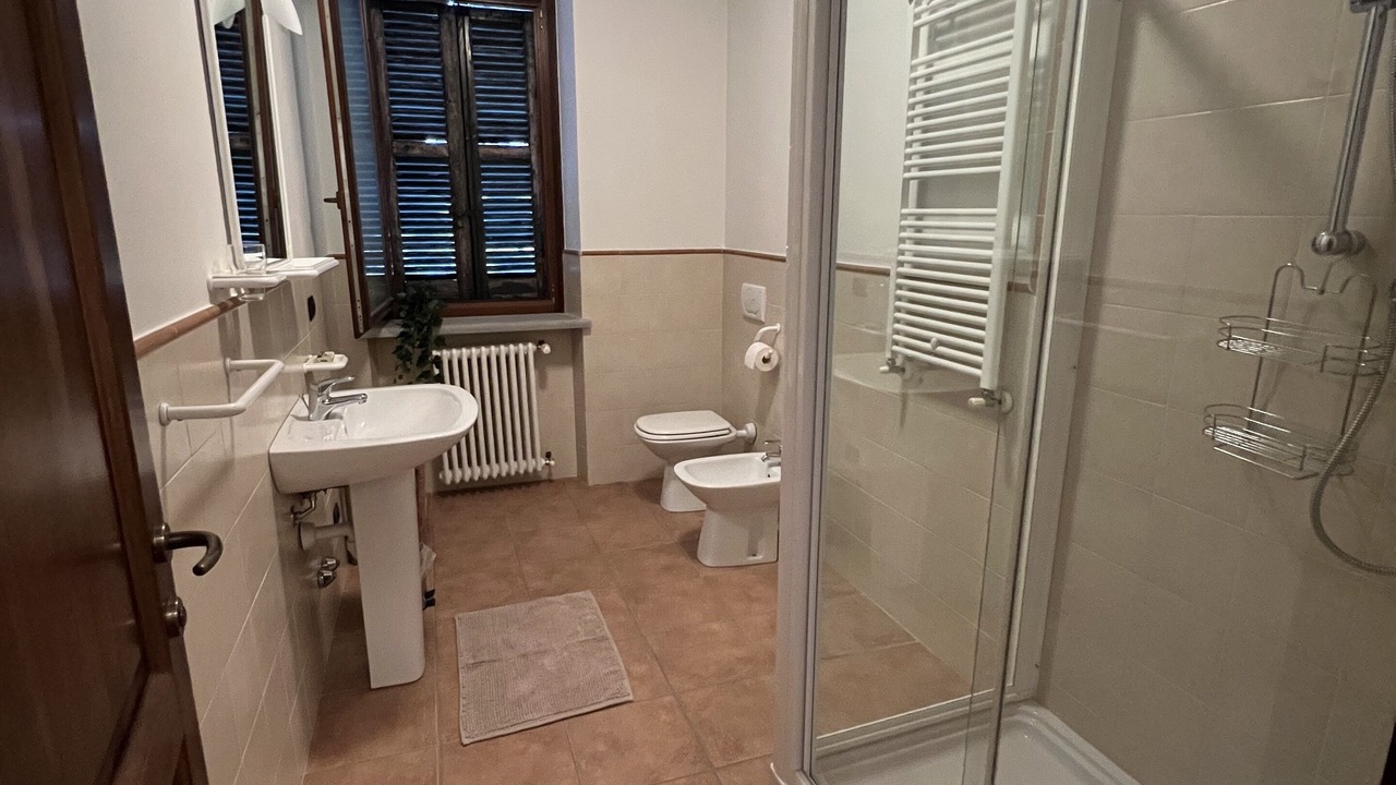 Photo of Bathroom in Santo Stefano Belbo