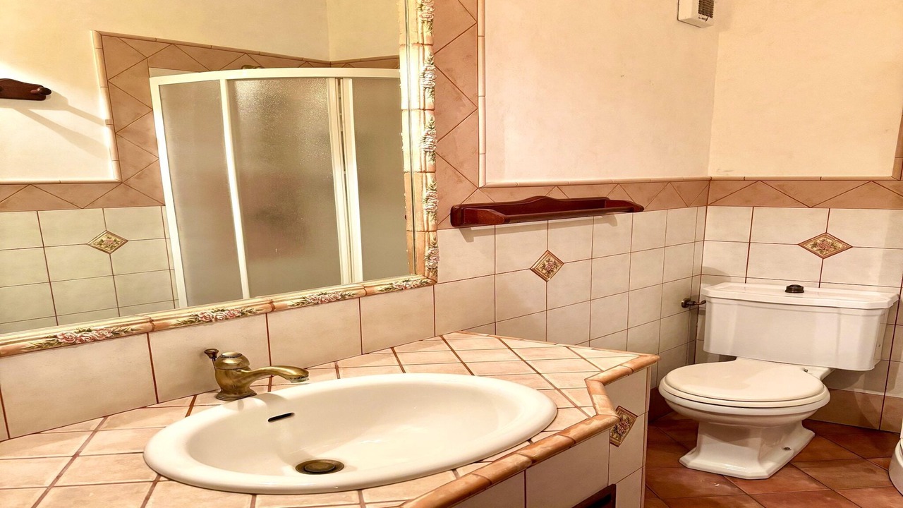 Photo of Bathroom in Mitogio