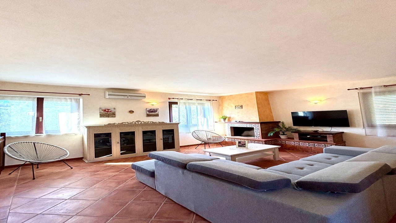 Photo of Livingroom in Mitogio