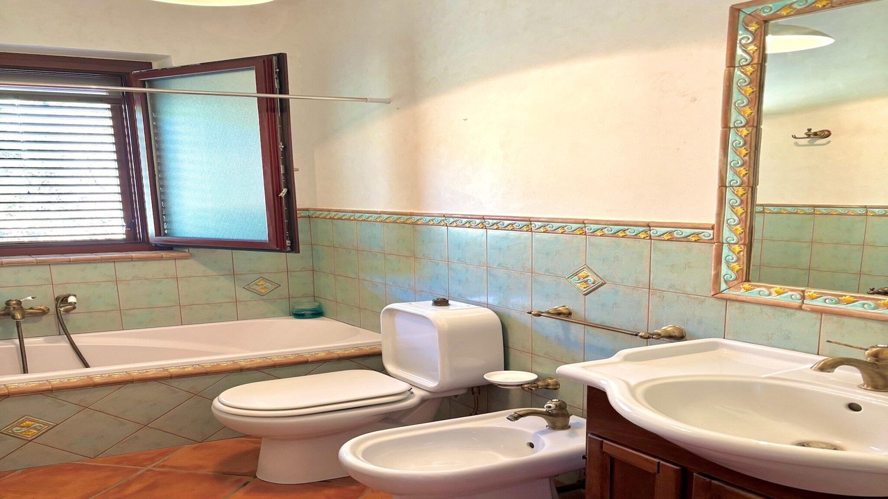 Photo of Bathroom in Mitogio