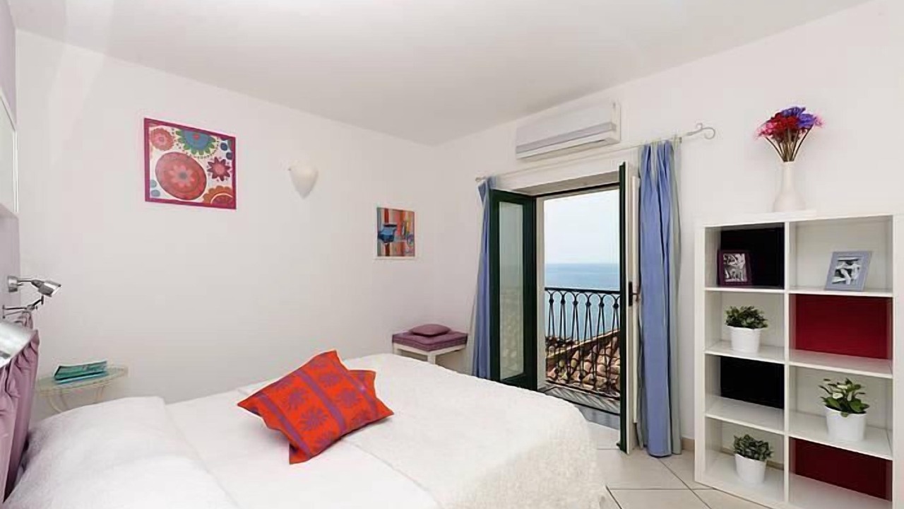 Photo of Bedroom in Minori