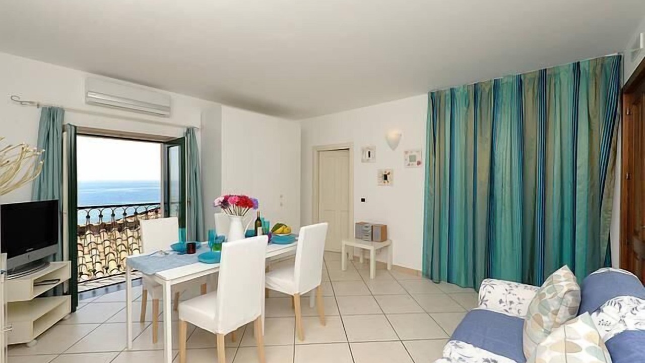 Photo of Livingroom in Minori