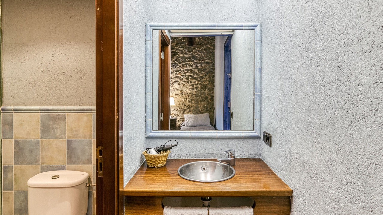 Photo of Bathroom in Garriguella