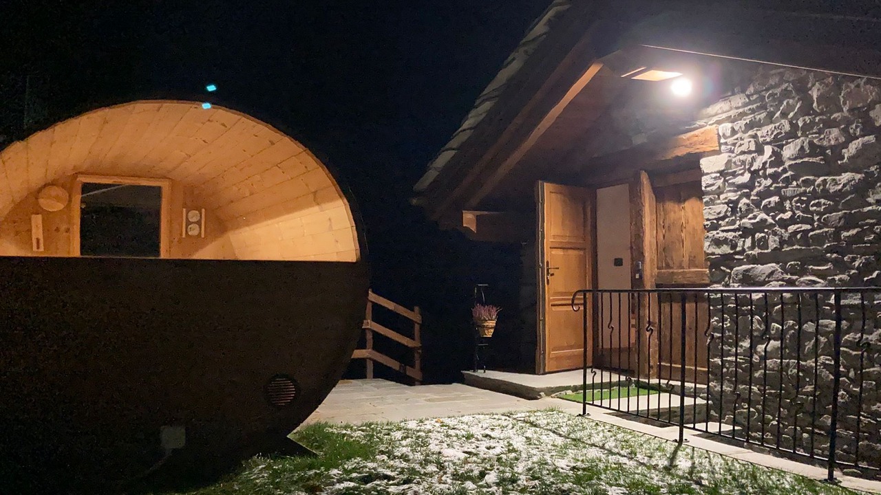 Photo of Outdoor in Maen