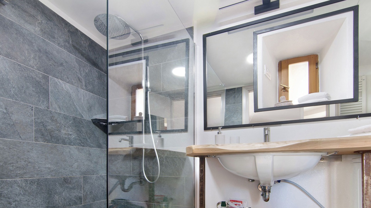 Photo of Bathroom in Moltrasio