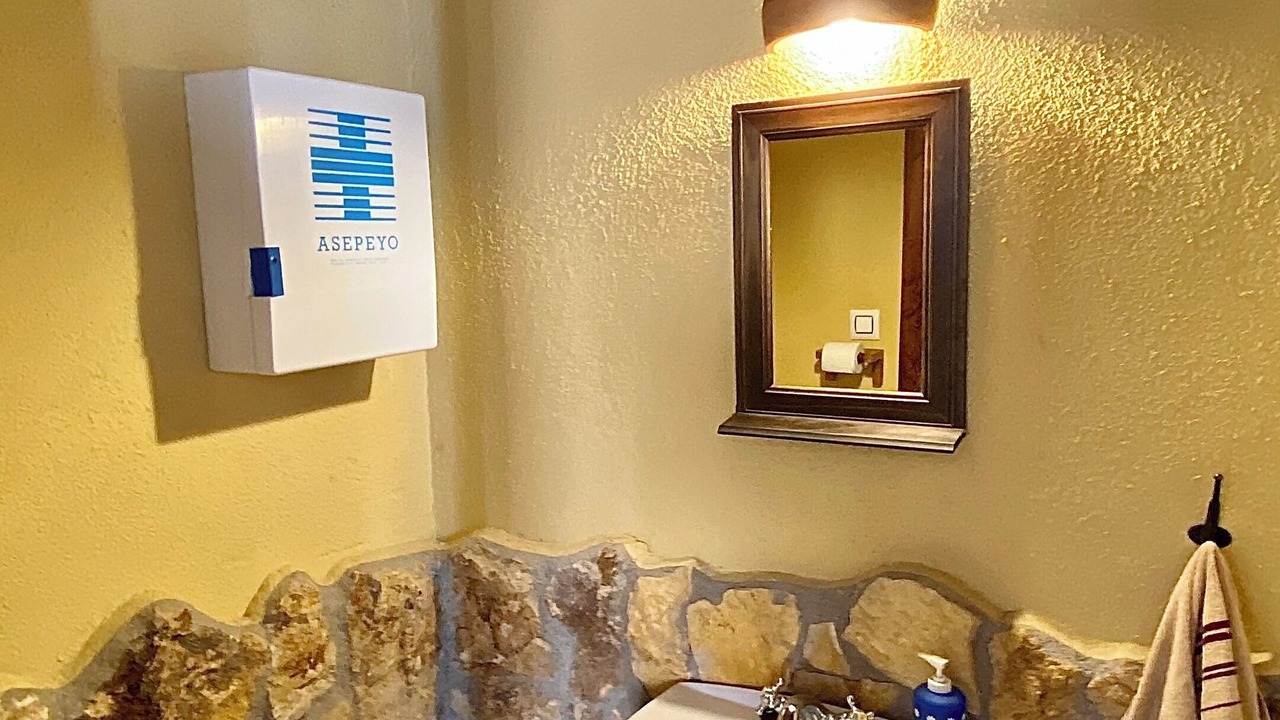 Photo of Bathroom in Taberno