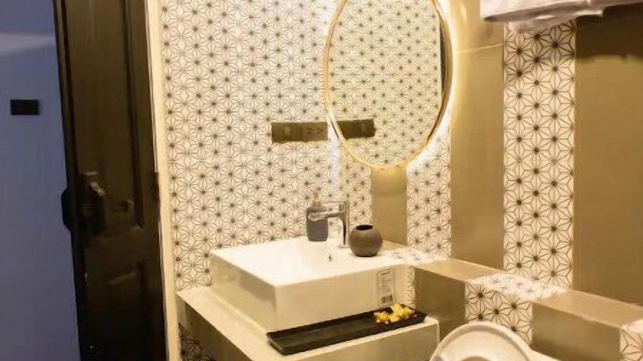 Photo of Bathroom in Wat Sam Phraya