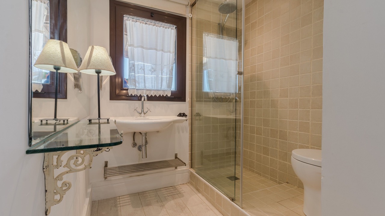 Photo of Bathroom in Miami Platja