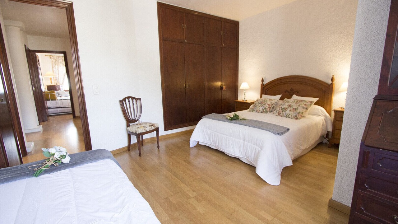 Photo of Bedroom in Alcover