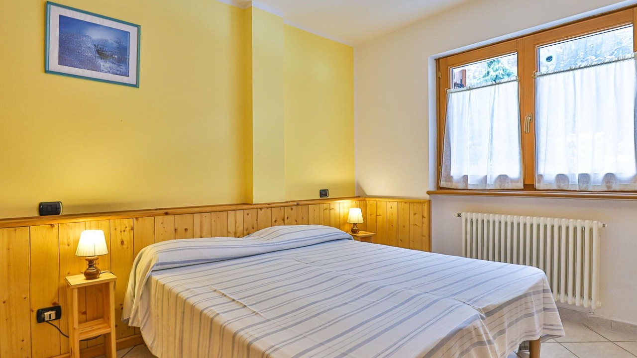 Photo of Bedroom in Antey-Saint-Andre