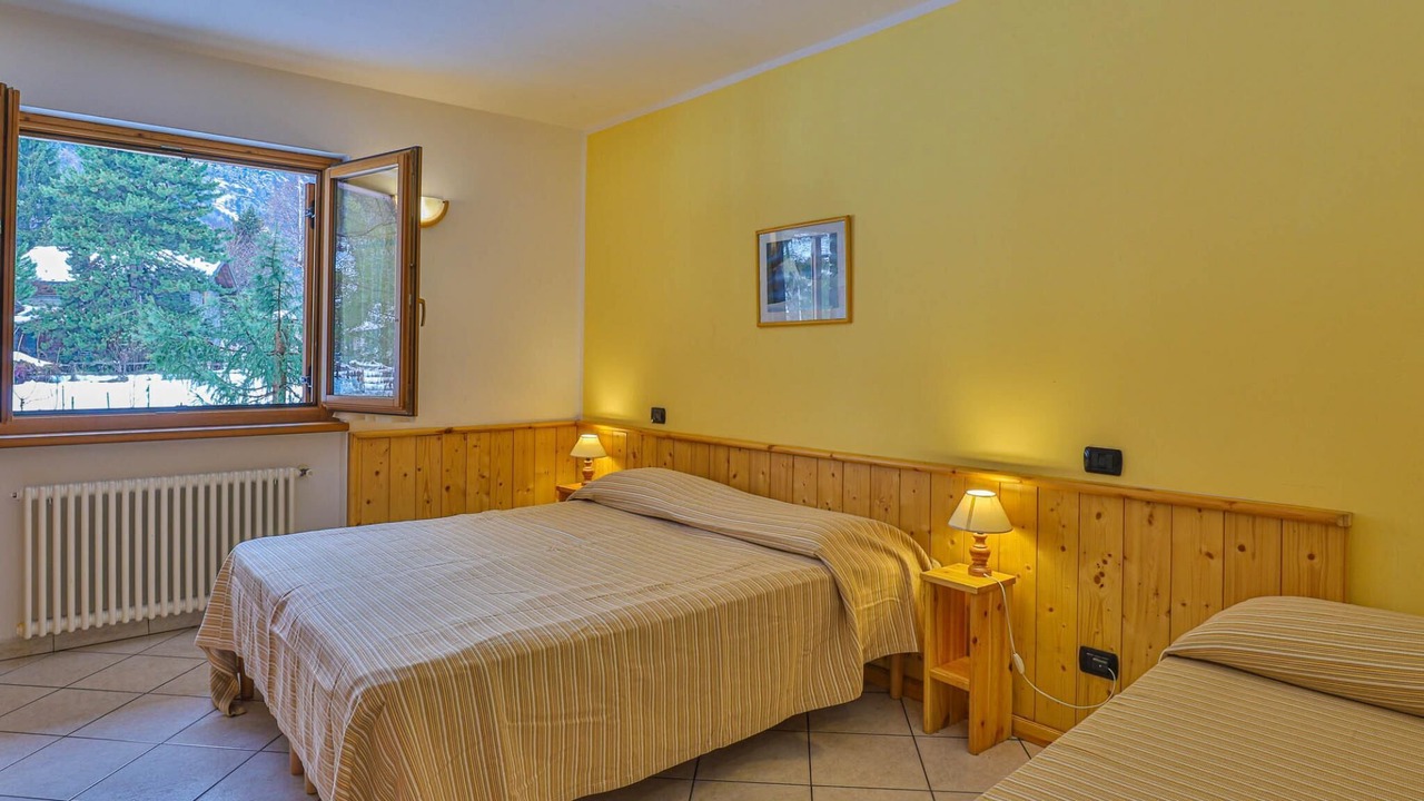 Photo of Bedroom in Antey-Saint-Andre