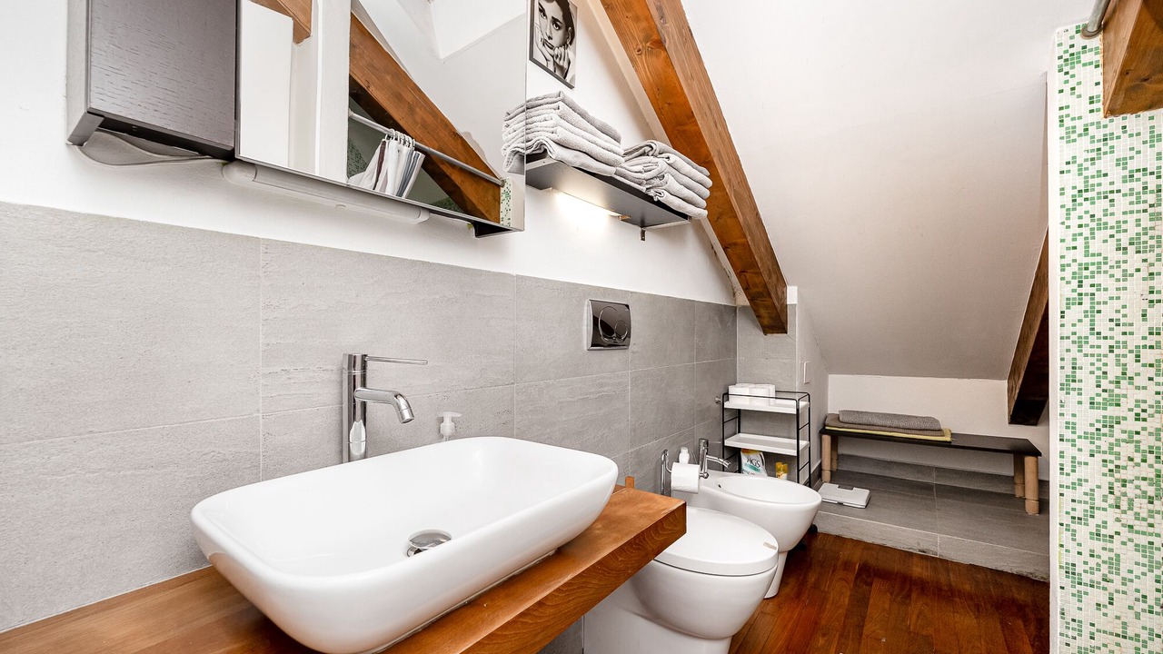Photo of Bathroom in Parella
