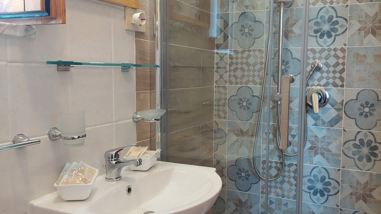 Photo of Bathroom in Laura