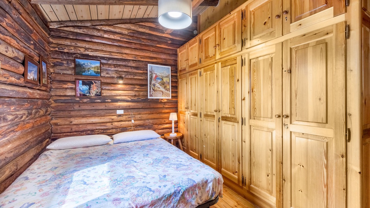 Photo of Bedroom in Antey-Saint-Andre