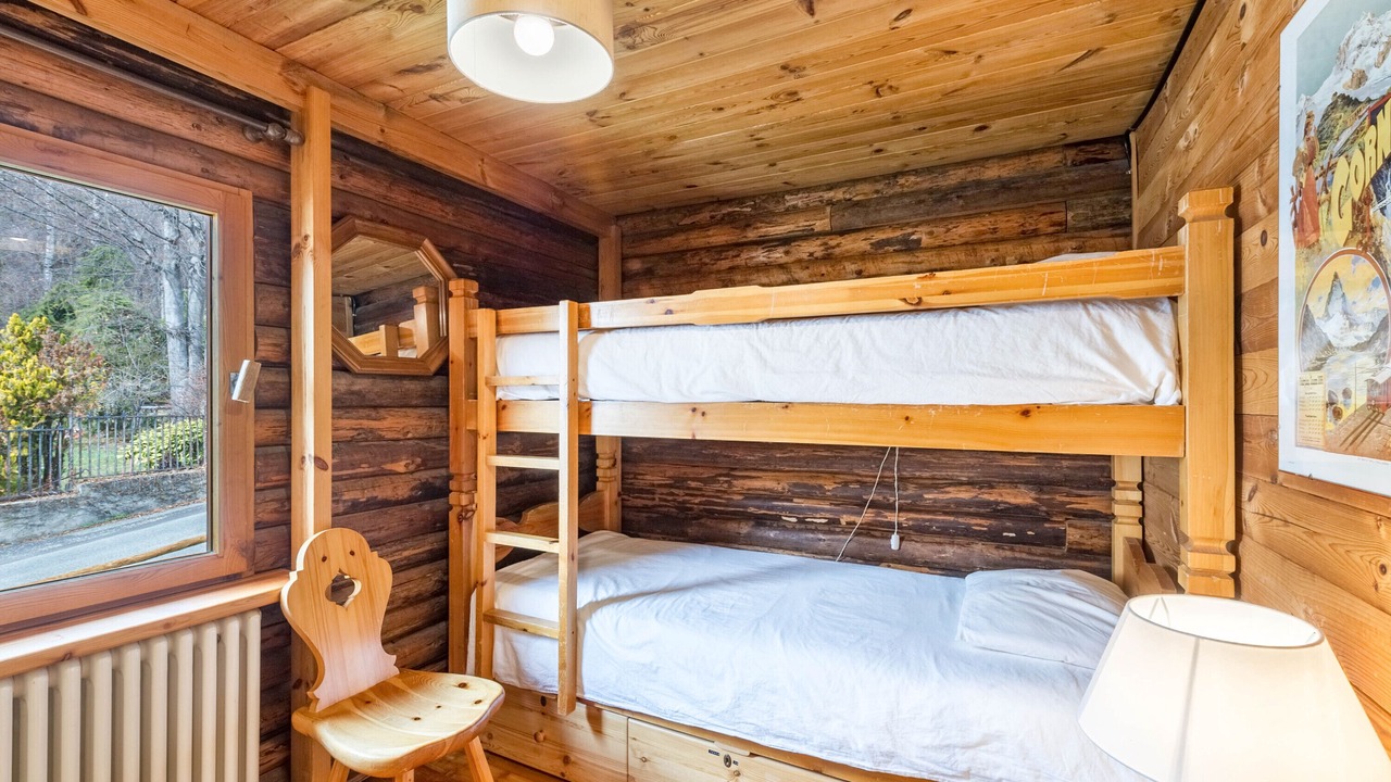 Photo of Bedroom in Antey-Saint-Andre