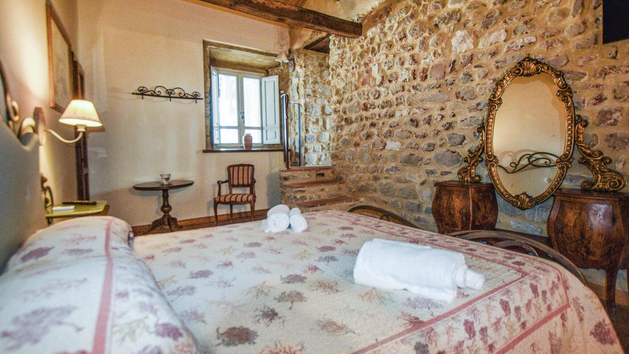 Photo of Others in Maglietola