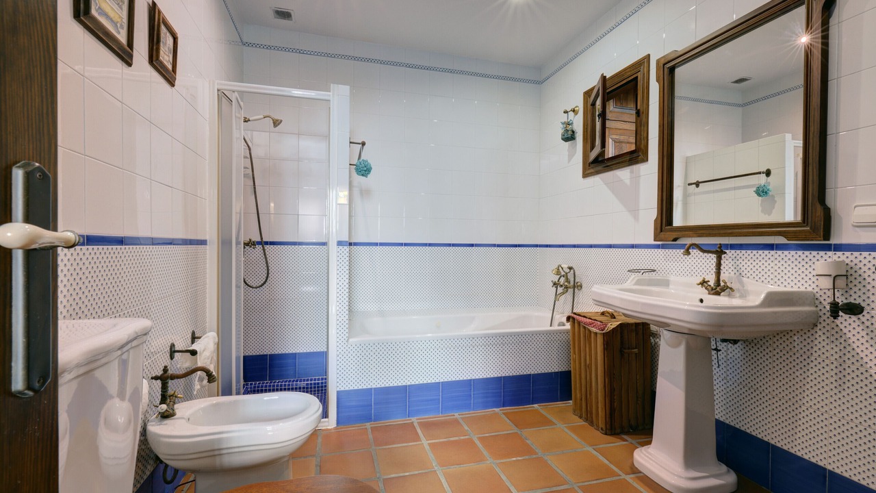 Photo of Bathroom in Los Angeles