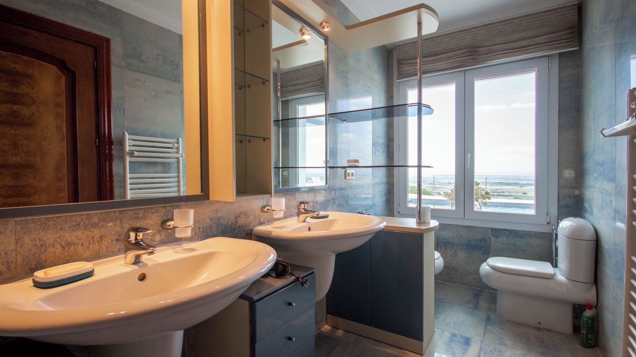 Photo of Bathroom in El Mas Isaac