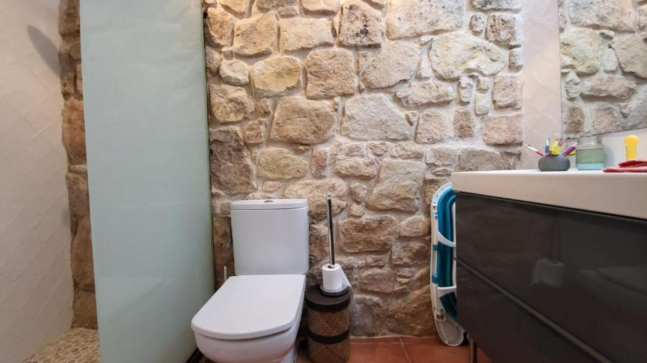 Photo of Bathroom in Lledo