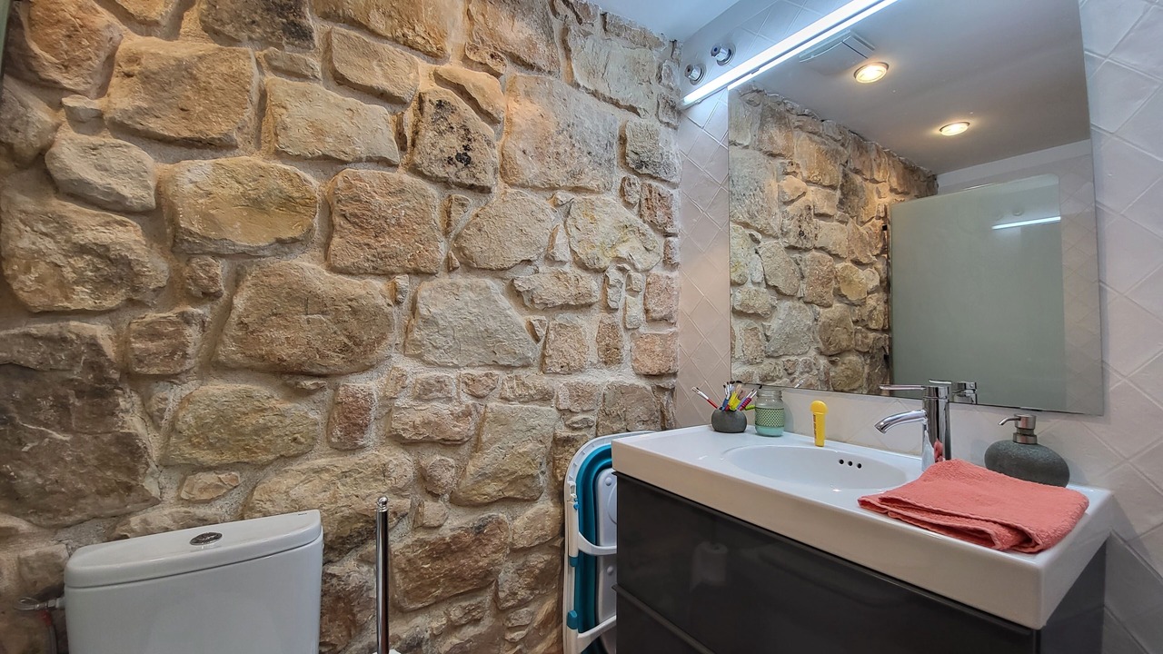 Photo of Bathroom in Lledo