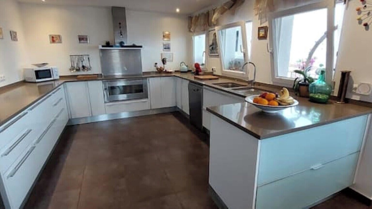Photo of Kitchen in Roses Town Center