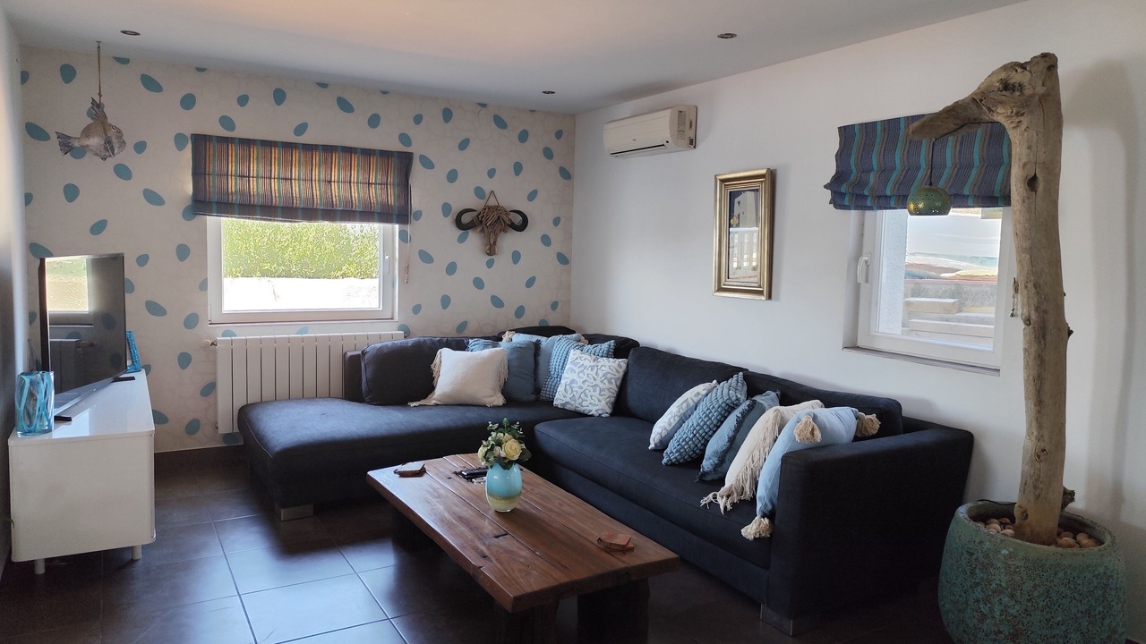 Photo of Livingroom in Roses Town Center