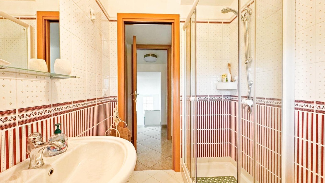 Photo of Bathroom in Atina