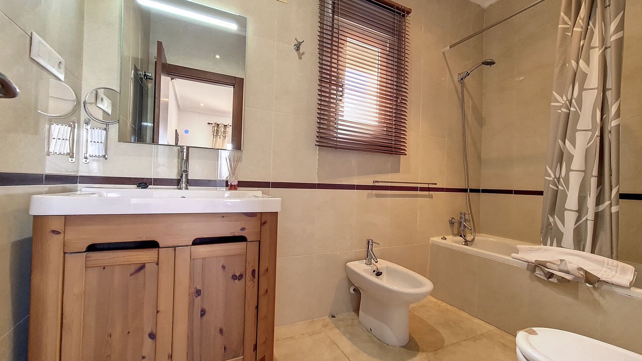 Photo of Bathroom in Lentiscar