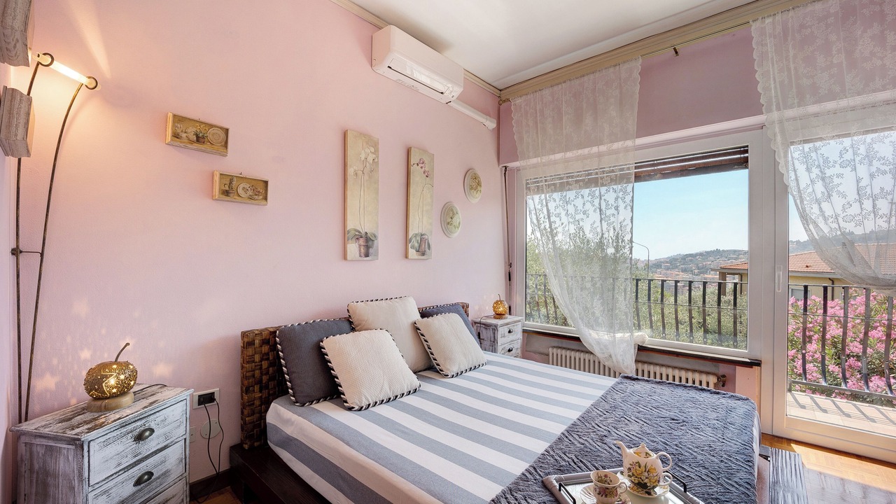 Photo of Bedroom in Oneglia