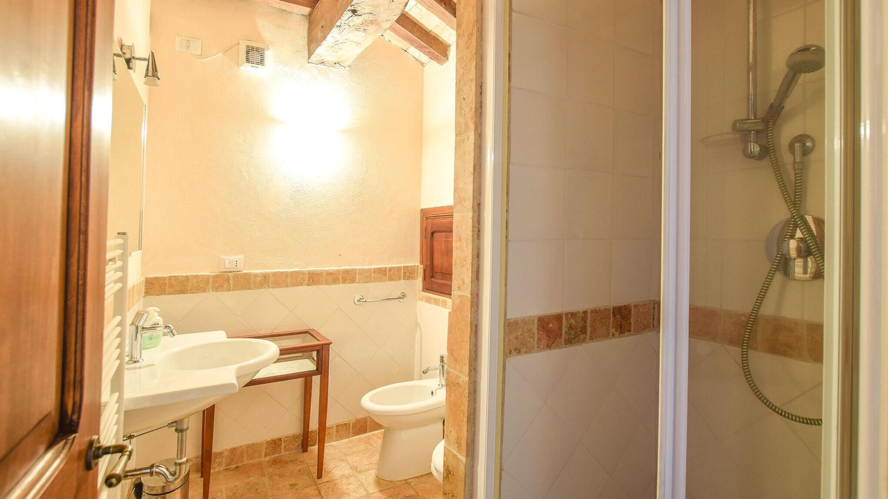 Photo of Bathroom in Izzalini