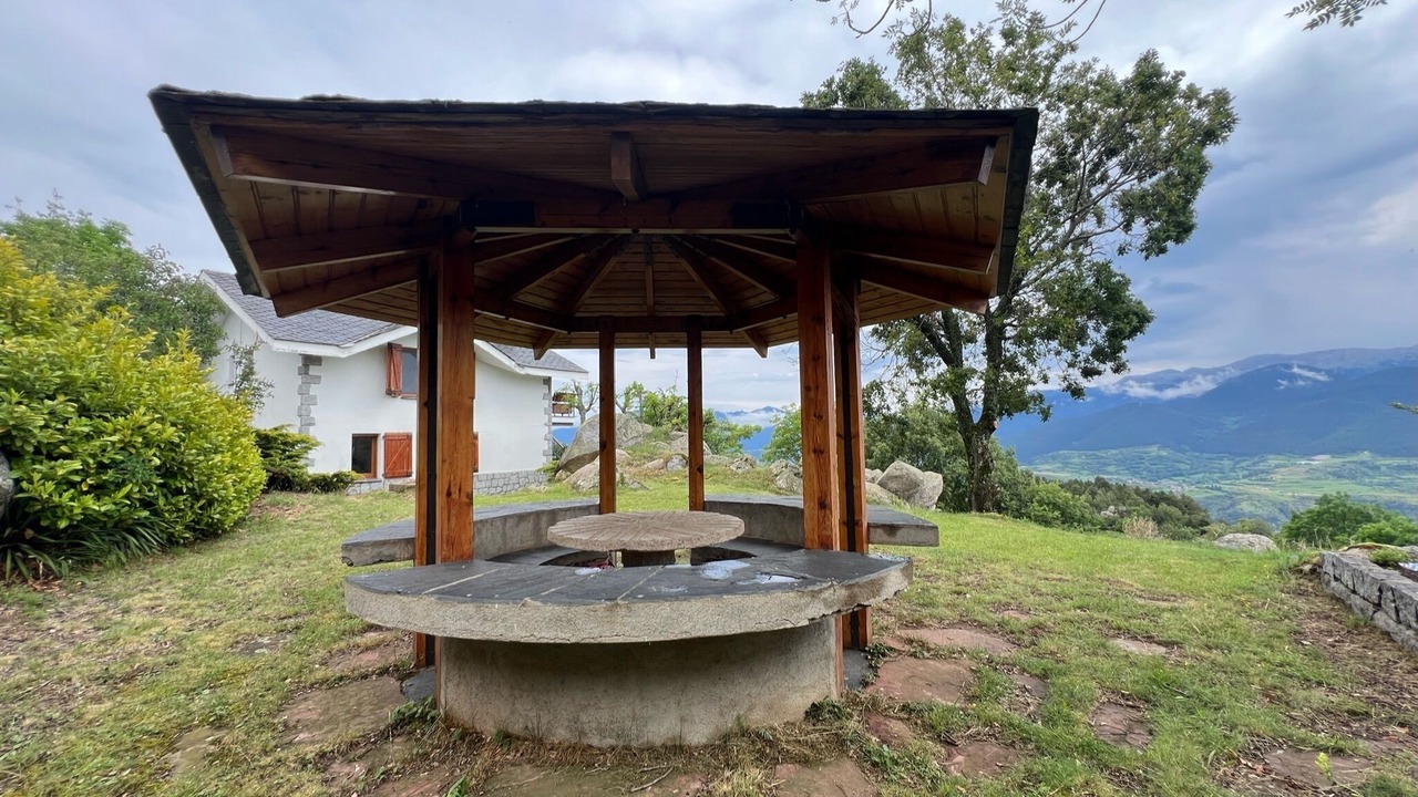 Photo of Outdoor in Lles