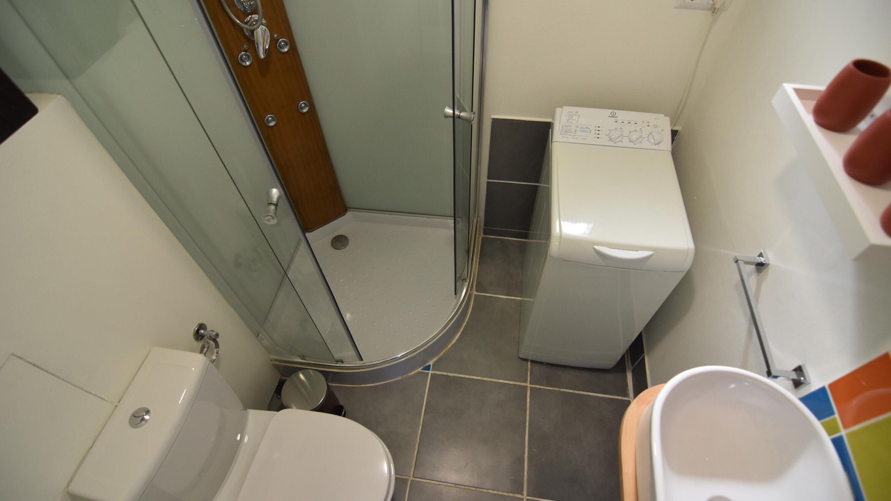 Photo of Bathroom in Palau-Saverdera
