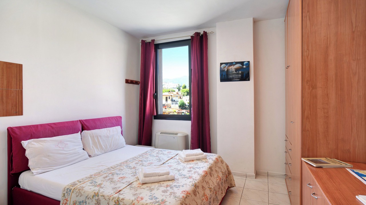Photo of Bedroom in Bussana