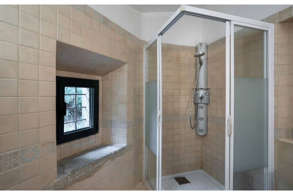 Photo of Bathroom in Pins